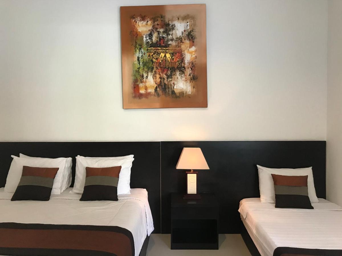 The Celuk Homestay Jimbaran Eksteriør billede