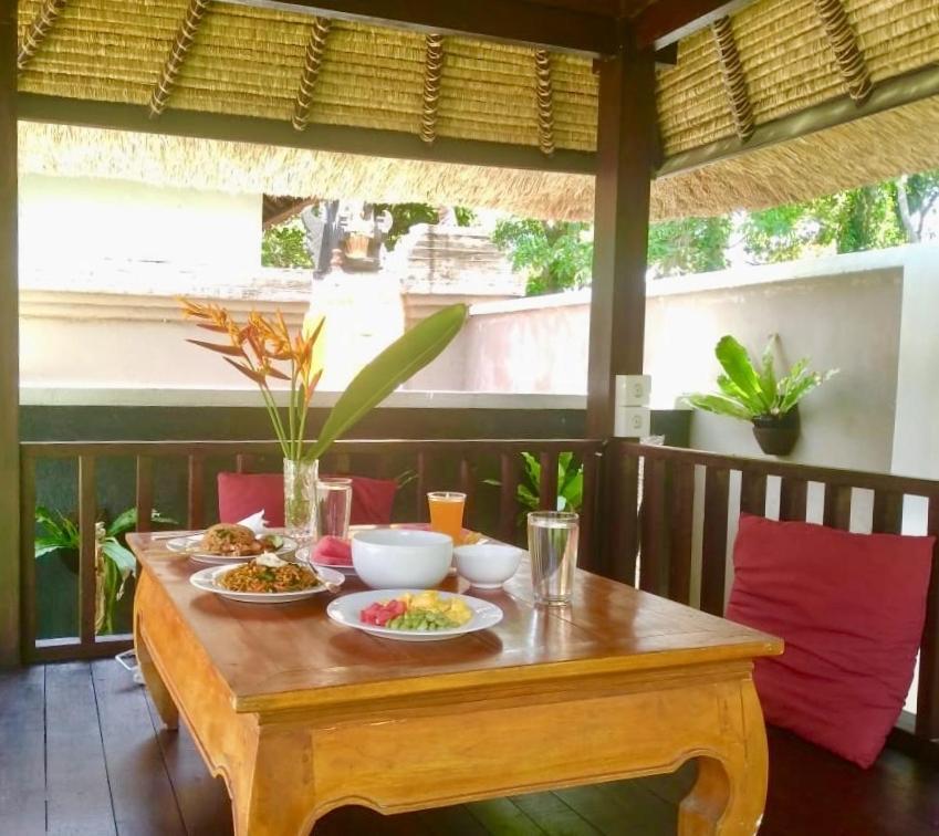 The Celuk Homestay Jimbaran Eksteriør billede